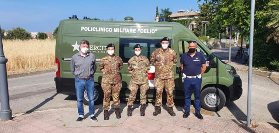 images Vaccini a domicilio a Riace, il sindaco Trifoli ringrazia l'Esercito