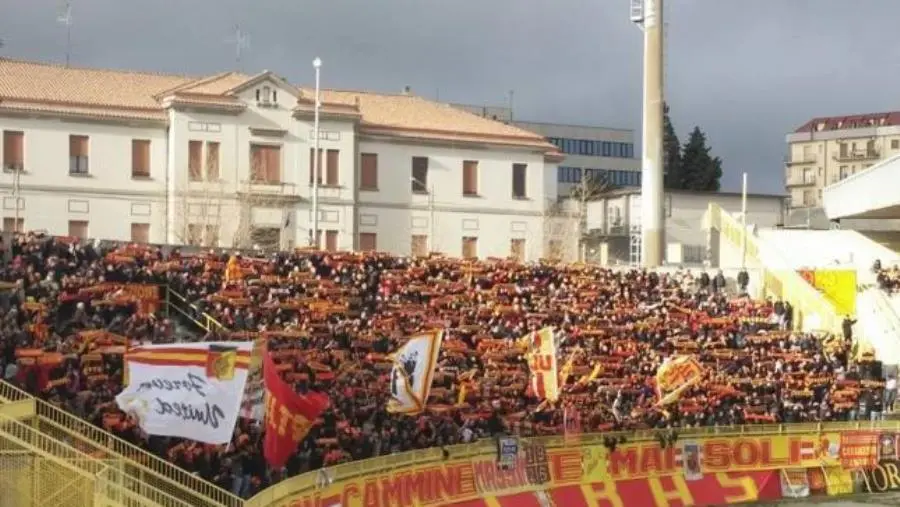 images E' il giorno del derby: tutto pronto per Catanzaro-Cosenza (DETTAGLI SU VIABILITA' E PARCHEGGI)