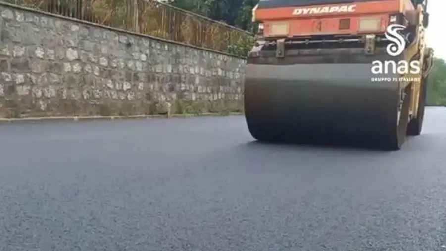 Anas, in corso i lavori di pavimentazione sulla SS 504 'di Mormanno' images Anas, in corso i lavori di pavimentazione sulla SS 504 'di Mormanno'