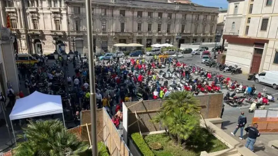 Raduno Città dei Due Mari della Vespa, Costanzo: "Un evento bello per Catanzaro" images Raduno Città dei Due Mari della Vespa, Costanzo: "Un evento bello per Catanzaro"