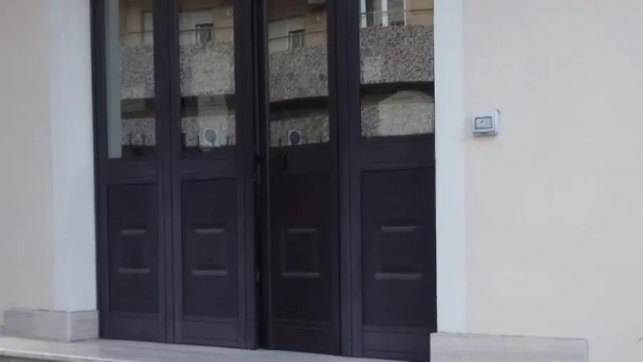 Fare per Catanzaro e Catanzaro azzurra: “Comando vigili urbani per giorni senza condizionatori” images Fare per Catanzaro e Catanzaro azzurra: “Comando vigili urbani per giorni senza condizionatori”