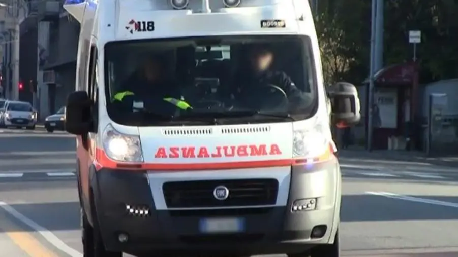 images Sangue sulle strade: motociclista muore sulla SS 106 a Reggio