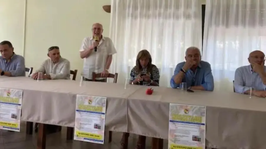 "Coltivare diversamente", presentato a Belcastro il progetto dell’associazione “L’Alveare” images "Coltivare diversamente", presentato a Belcastro il progetto dell’associazione “L’Alveare”
