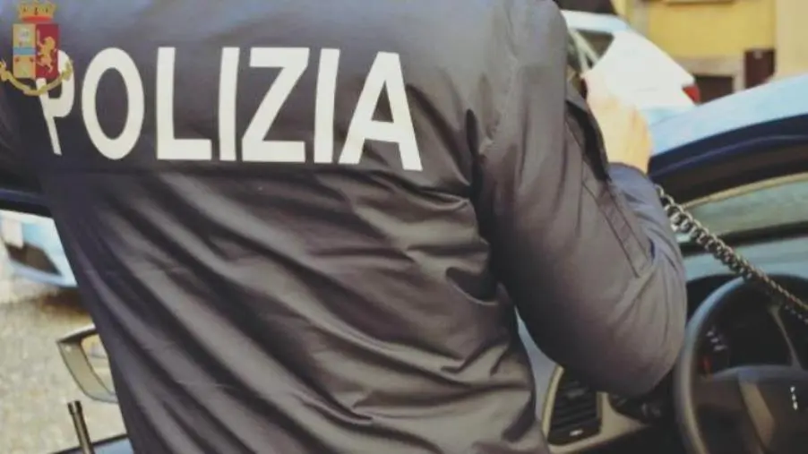 images Maltrattamenti e minacce alla mamma e alla nonna, arrestato un 34enne nel Reggino