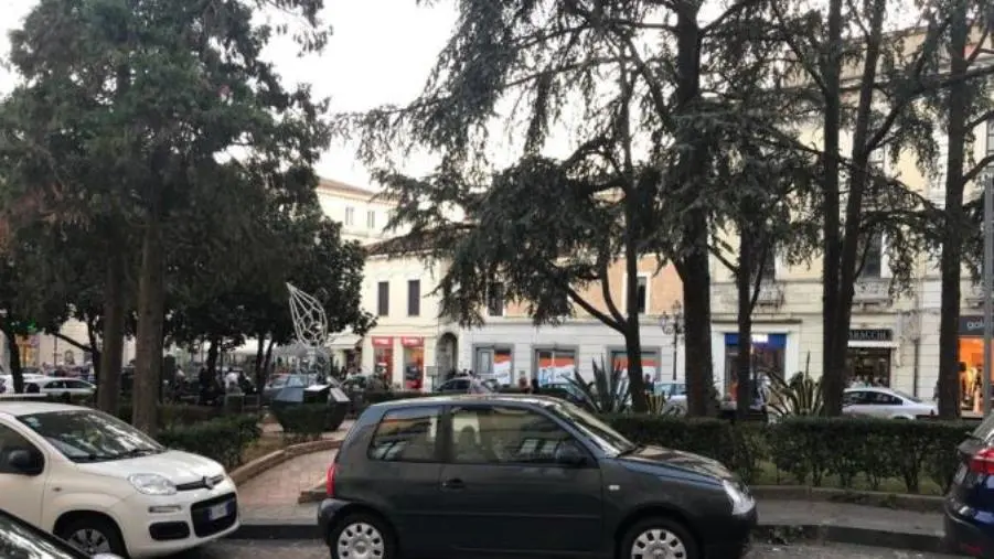 images Catanzaro, questa sera confermato il presidio di AVS per condannare le offese fatte da Feltri