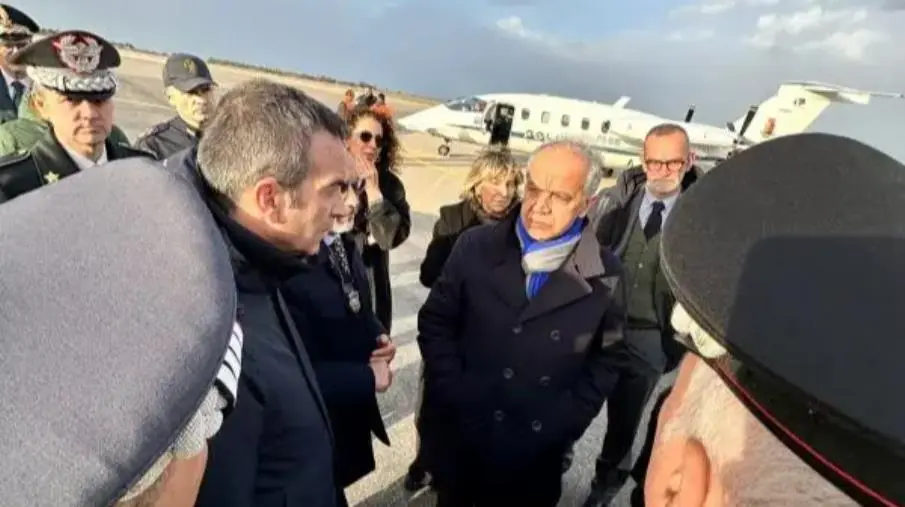 Strage migranti, il ministro Piantedosi: "Tragedia che ci addolora. Ancora 20-30 dispersi" images Strage migranti, il ministro Piantedosi: "Tragedia che ci addolora. Ancora 20-30 dispersi"