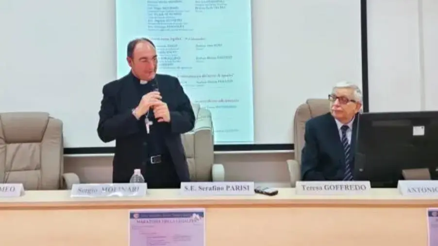 Lamezia, il Vescovo Parisi alla maratona della legalità del Liceo "Galileo Galilei" images Lamezia, il Vescovo Parisi alla maratona della legalità del Liceo "Galileo Galilei"