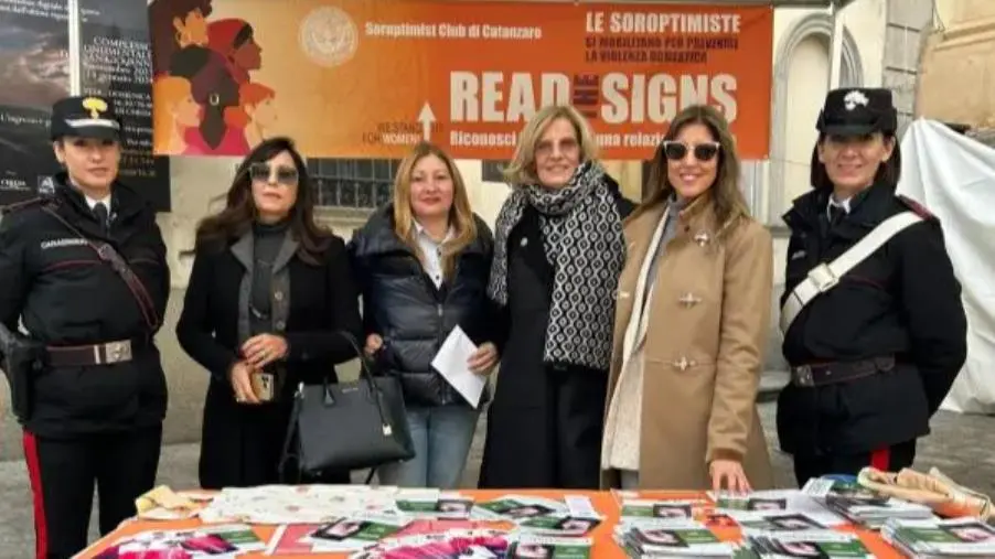 "Read the Signs": l'azione di Soroptimist Catanzaro per prevenire la violenza domestica e riconoscere i segnali di una relazione tossica images "Read the Signs": l'azione di Soroptimist Catanzaro per prevenire la violenza domestica e riconoscere i segnali di una relazione tossica