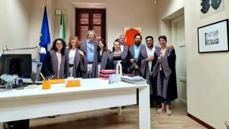 Toghe per docenti e studenti, l’Aba Catanzaro è la prima in Italia a dotarsene images Toghe per docenti e studenti, l’Aba Catanzaro è la prima in Italia a dotarsene