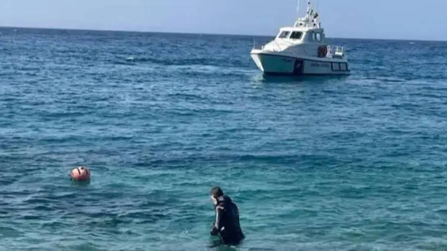 Apprensione per un sub disperso nel Reggino, ritrovato e messo in salvo dalla Guardia Costiera  images Apprensione per un sub disperso nel Reggino, ritrovato e messo in salvo dalla Guardia Costiera