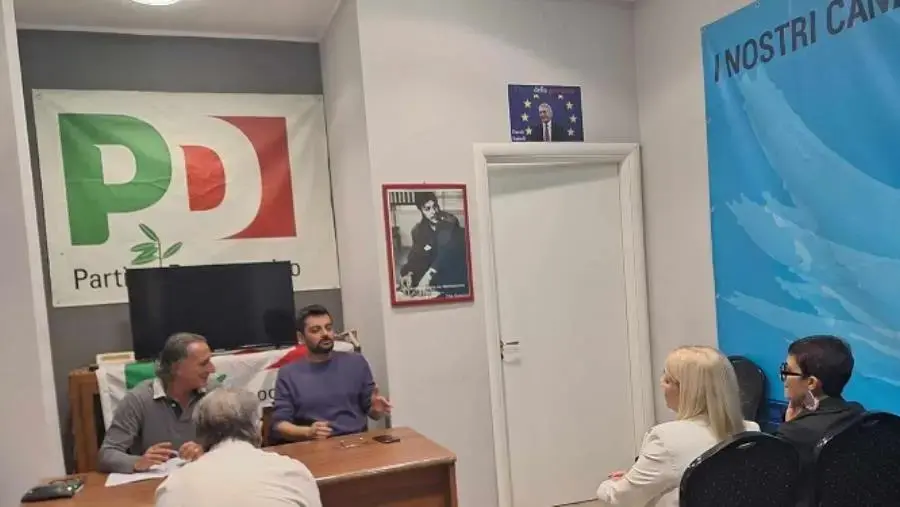 images L'omaggio del Circolo Pd “Giovanni Puccio” di Catanzaro Lido a Sandro Pertini