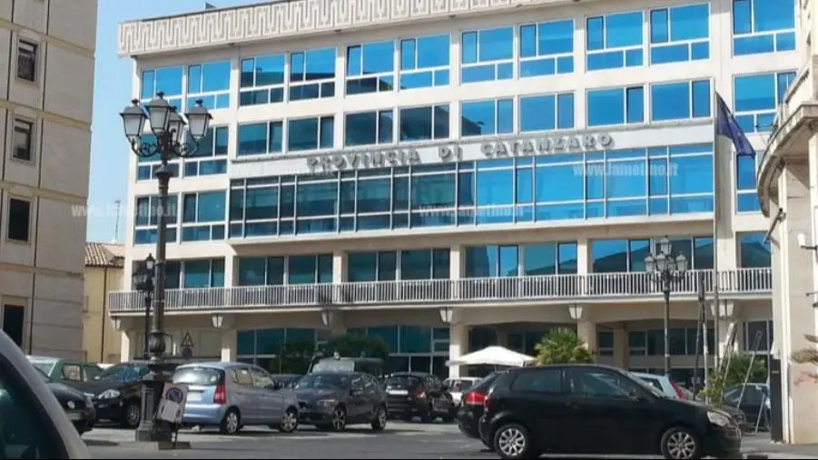 images Caso sanzione avvocato della Provincia, l'Ente: "Ecco la verità, meglio attendere l'esito del giudizio"