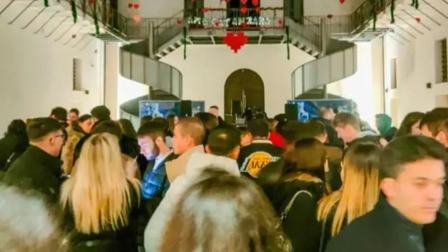 images Tanti giovani gremiscono il Complesso San Giovanni e le sue gallerie tra cultura e divertimento