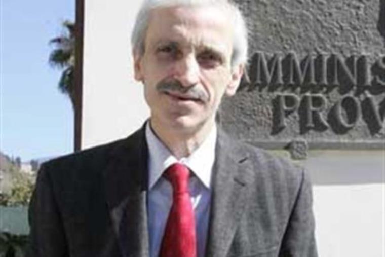 images Chiusura scuole per la vaccinazione. Corbelli (Diritti civili) sostiene l'iniziativa del presidente Spirlì