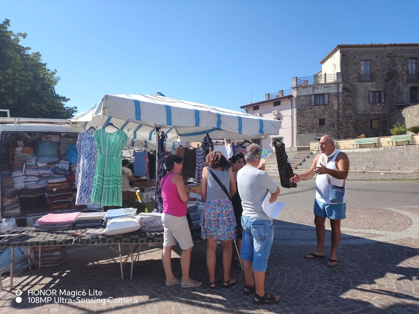 Montauro, continua l'odissea dello sportello postale: anziani costretti ad attendere sotto il sole images Montauro, continua l'odissea dello sportello postale: anziani costretti ad attendere sotto il sole