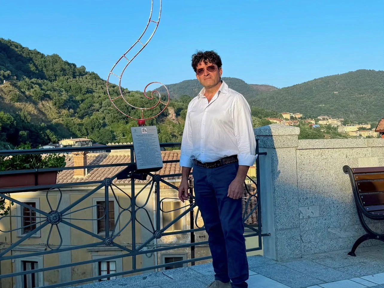 Gimigliano, Loreti: “Un paese che diventa galleria a cielo aperto” 