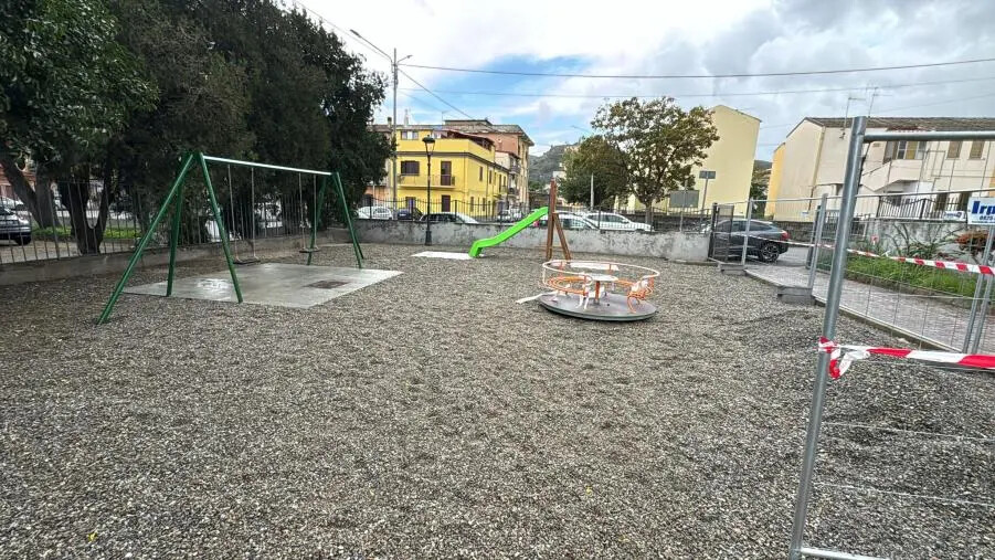 images Levato e Costa: "Perché il parchetto riqualificato di via Molise a Santa Maria resta chiuso?"