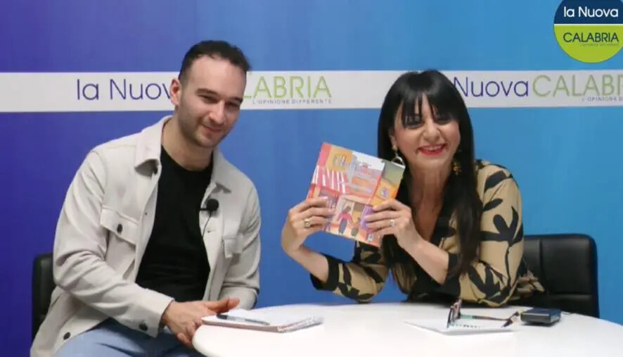 Il libro di Sonia Libico "A un passo da voi" sbarca nelle scuole di Napoli: l'intervista (VIDEO) images Il libro di Sonia Libico "A un passo da voi" sbarca nelle scuole di Napoli: l'intervista (VIDEO)
