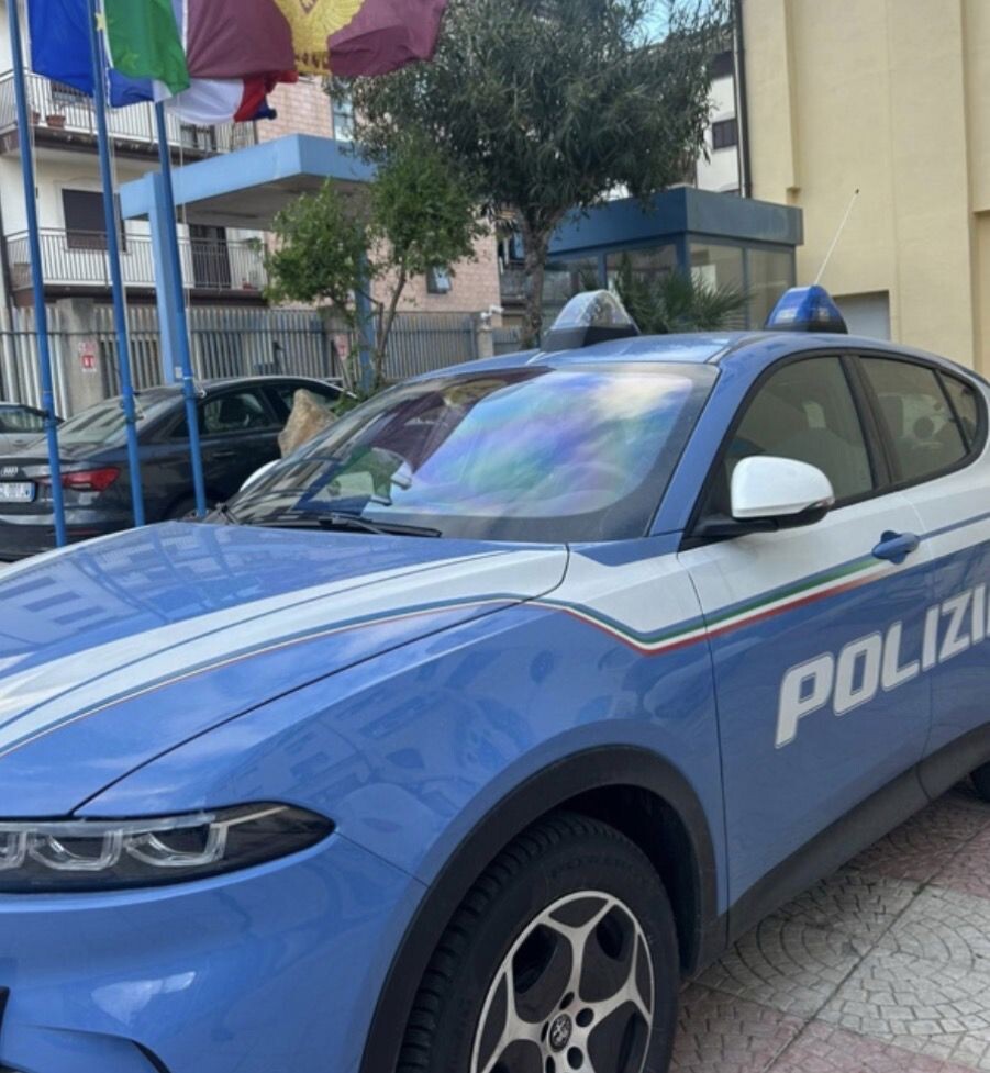 Crotone, maxi controllo del territorio: centinaia di identificazioni e sequestri di droga images Crotone, maxi controllo del territorio: centinaia di identificazioni e sequestri di droga