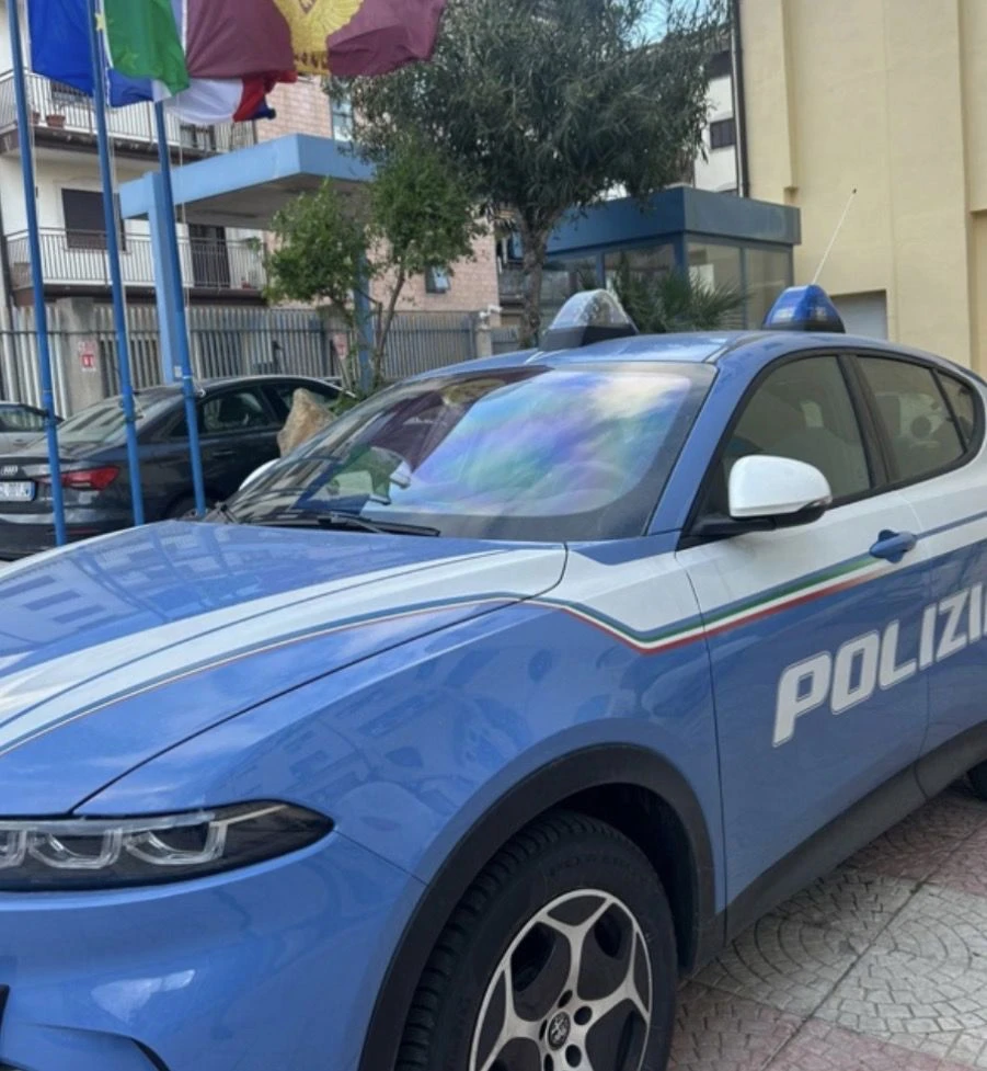 Crotone, maxi controllo del territorio: centinaia di identificazioni e sequestri di droga