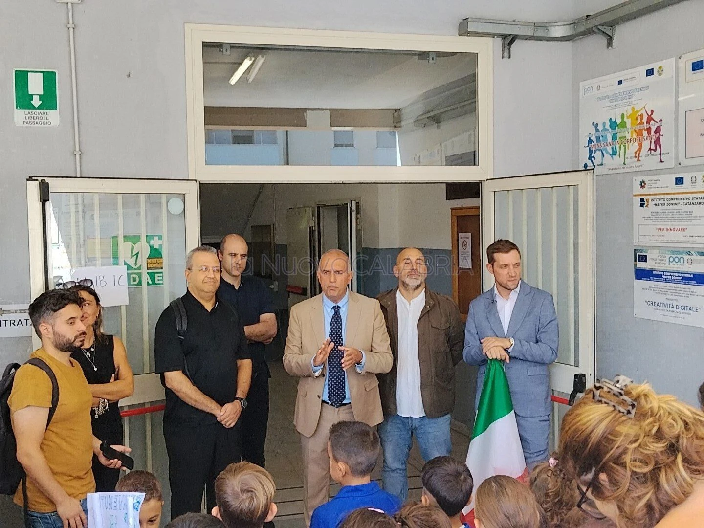 Catanzaro, gli assessori Bullotta e Belcaro in visita all'I.C. "Mater Domini - Nord Est Manzoni"
