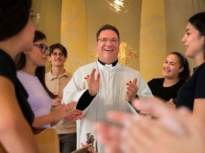 images Don Davide Imeneo dall'Arcidiocesi di Reggio Calabria - Bova alla nuova campagna istituzionale CEI