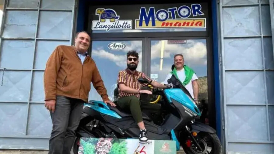 Castrovillari, consegnato il primo premio della lotteria di Carnevale images Castrovillari, consegnato il primo premio della lotteria di Carnevale