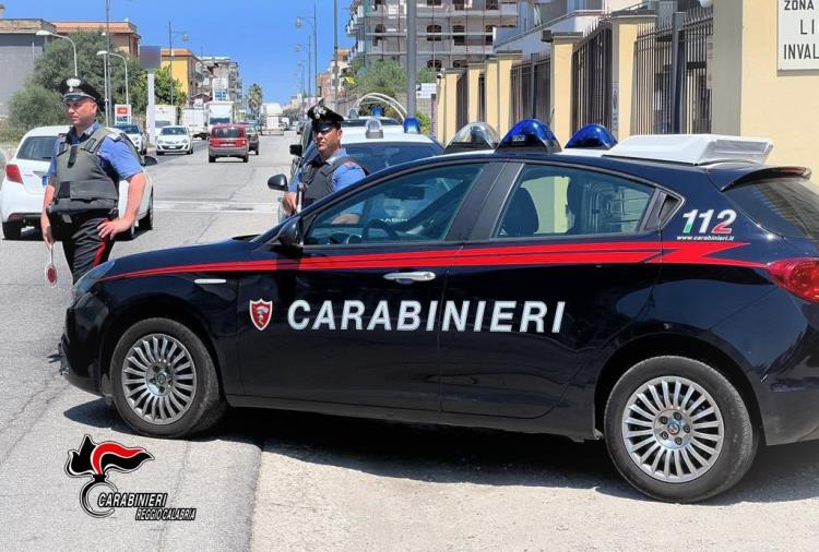 Gioia Tauro, rubano un trattore e vogliono rivenderlo: quattro arrestati  images Gioia Tauro, rubano un trattore e vogliono rivenderlo: quattro arrestati