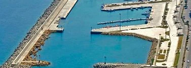 Troupe di ‘Striscia la notizia’ aggredita mentre realizzava un servizio nel porto di Cirò Marina