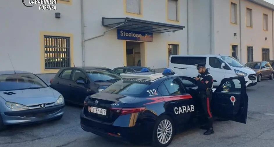 images Brutalmente aggredito e rapinato un ragazzo alla stazione di Rende: due arresti