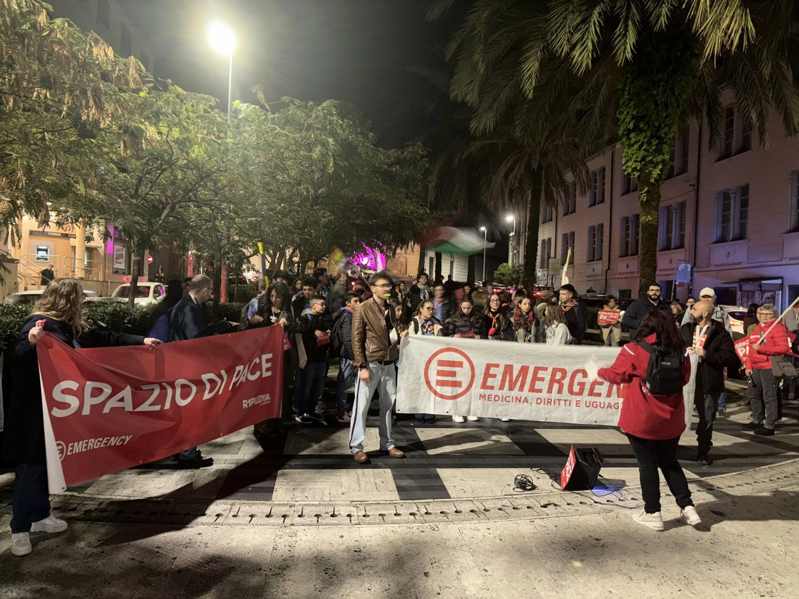 “Facciamo rumore”, in Piazza Matteotti si alza la voce di Catanzaro contro la guerra