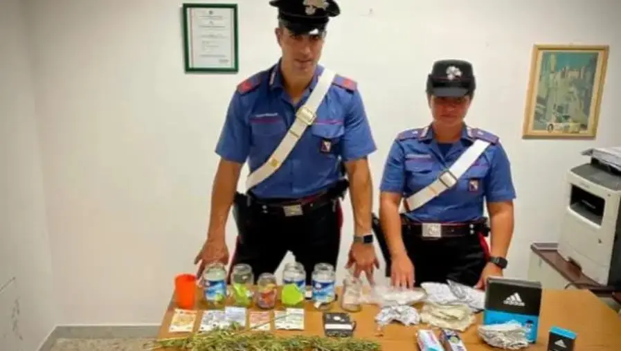 images Cirò Marina, controlli antidroga: 3 persone denunciate e una segnalata 
 