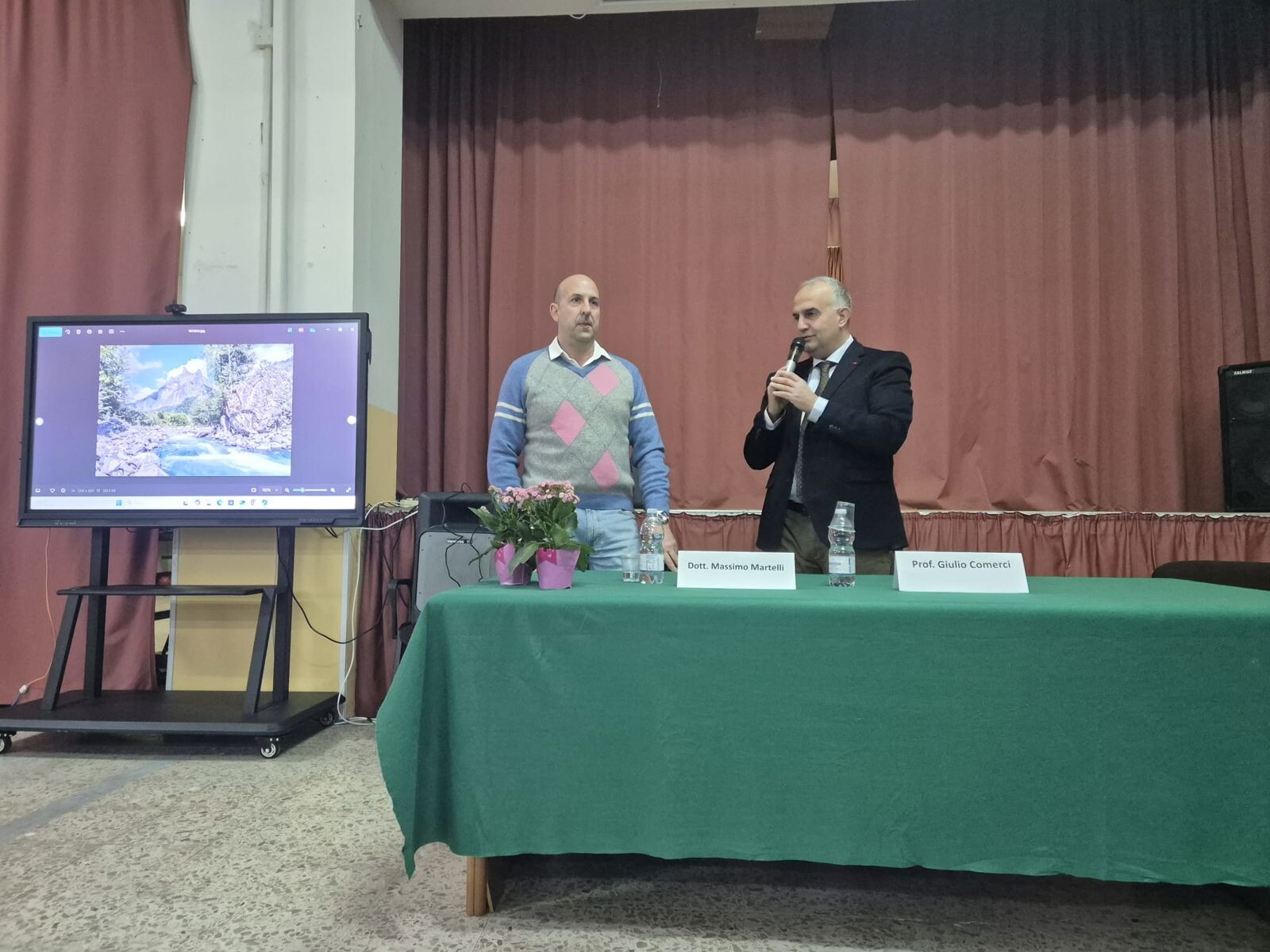 images Bullismo e cyberbullismo: al plesso "Bambinello Gesù" di Catanzaro l'incontro di prevenzione