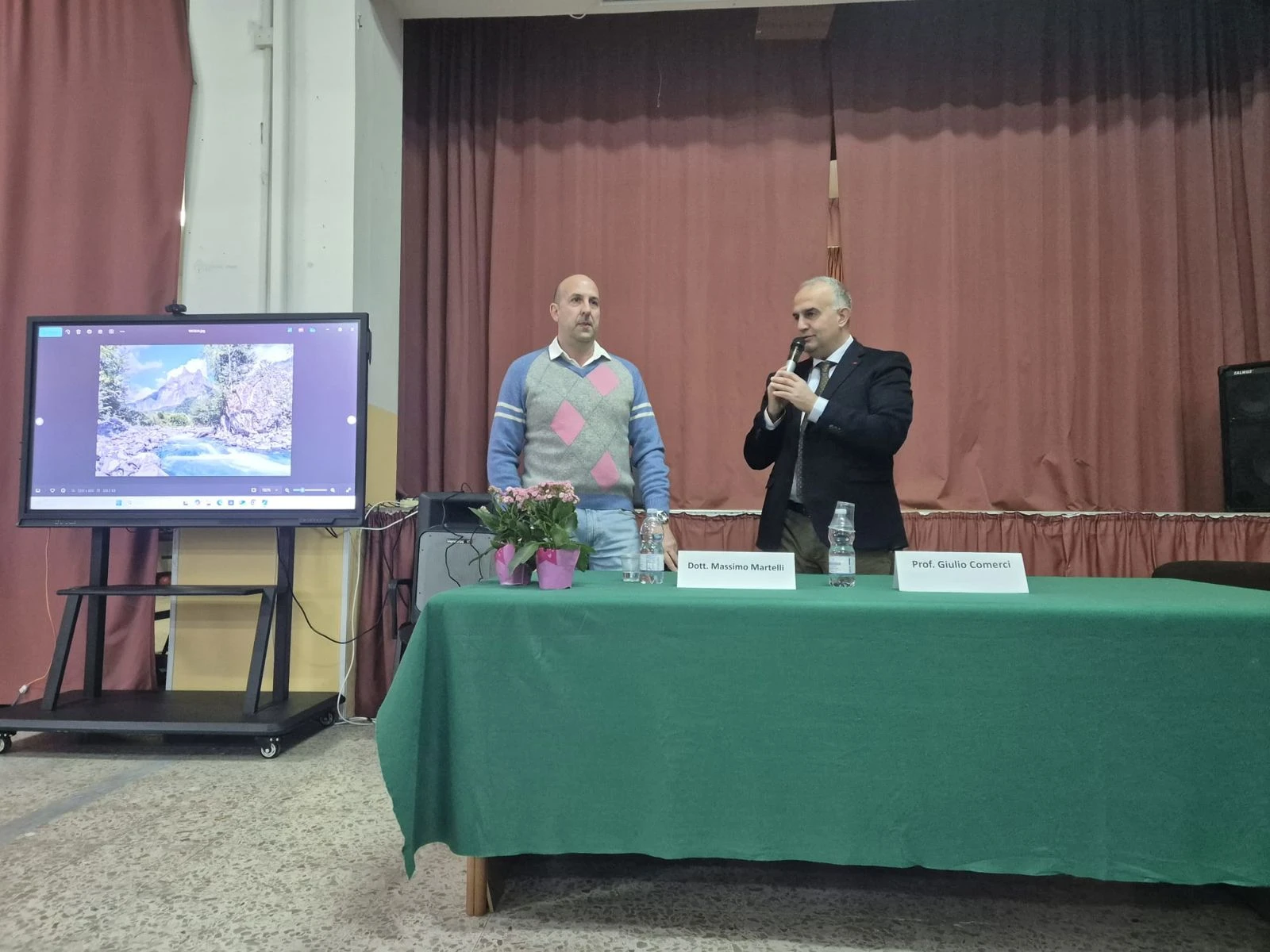 Bullismo e cyberbullismo: al plesso "Bambinello Gesù" di Catanzaro l'incontro di prevenzione