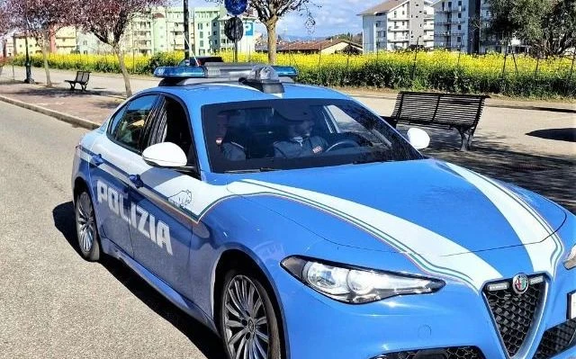 Vibo Valentia, rubano 15 confezioni di caffè: incastrati dal passeggino e denunciati