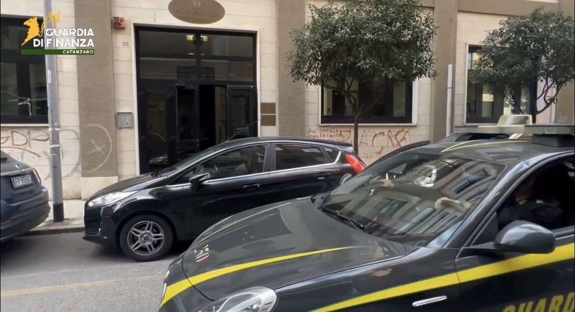 Catanzaro, canoni non riscossi e danno erariale da oltre 4 milioni all’Aterp: invito a dedurre per 9 dirigenti images Catanzaro, canoni non riscossi e danno erariale da oltre 4 milioni all’Aterp: invito a dedurre per 9 dirigenti