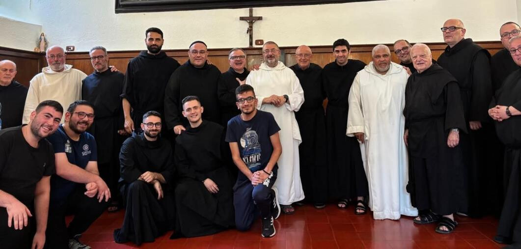 images Visitatori illustri al Santuario di Paola, per il Giubileo ecco i certosini di Serra S. Bruno 