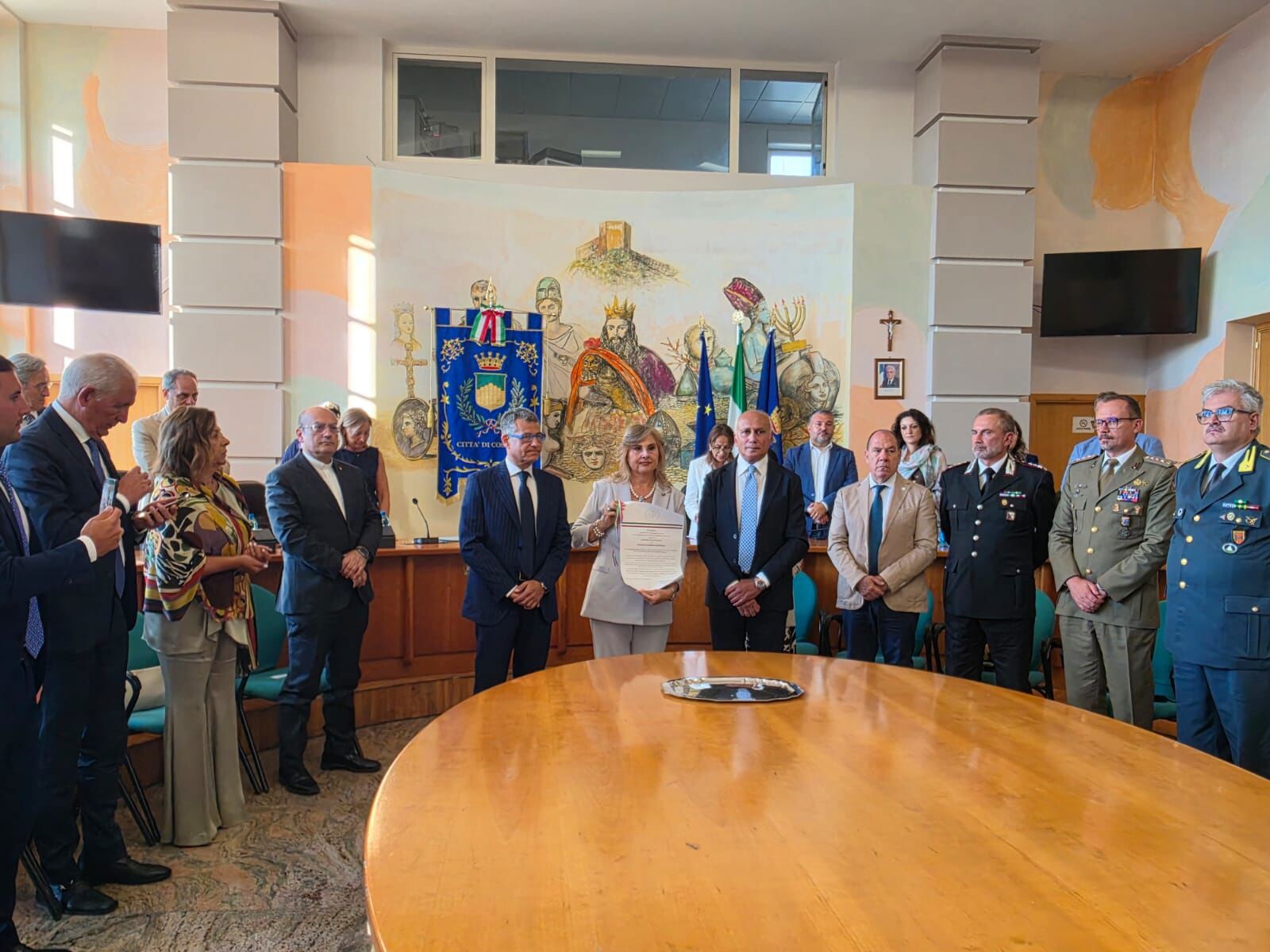 Cosenza, il Consiglio Comunale conferisce la cittadinanza onoraria al Prefetto Vittoria Ciaramella images Cosenza, il Consiglio Comunale conferisce la cittadinanza onoraria al Prefetto Vittoria Ciaramella