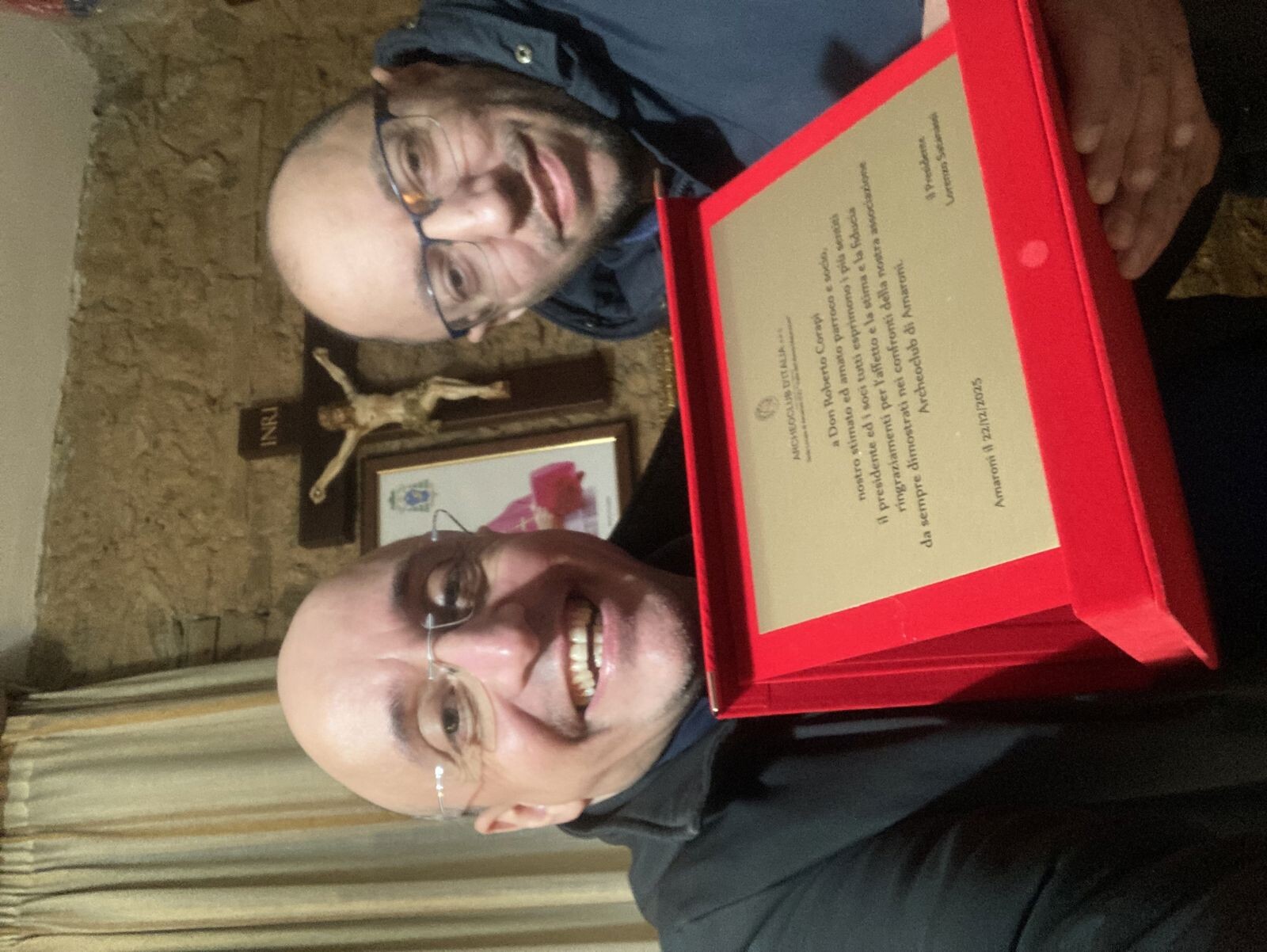 L’Archeoclub di Amaroni premia tra i soci don Roberto Corapi images L’Archeoclub di Amaroni premia tra i soci don Roberto Corapi