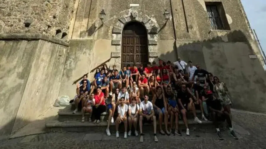 Allegria e competizione con la "Caccia al Tesoro 2024" nel borgo di Montauro images Allegria e competizione con la "Caccia al Tesoro 2024" nel borgo di Montauro