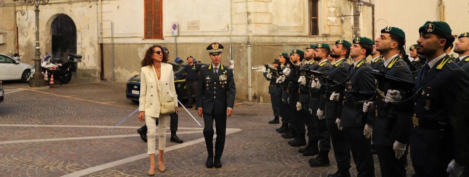 Catanzaro, l'on Ferro in visita istituzionale al Comando Regionale Calabria della Guardia di Finanza 