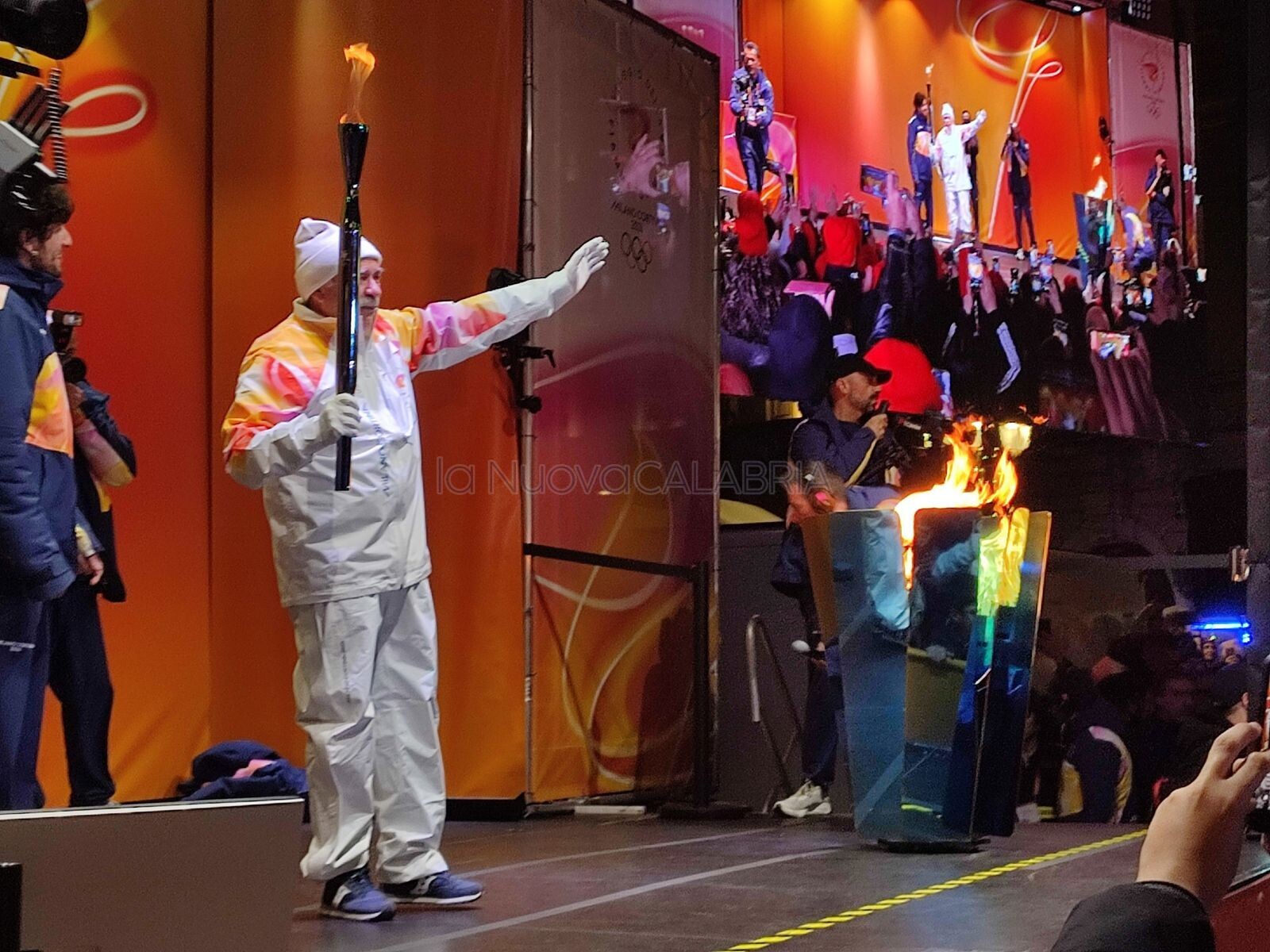 Il ritorno della Fiamma Olimpica a Catanzaro: una staffetta di emozioni dal mare ai Tre Colli images Il ritorno della Fiamma Olimpica a Catanzaro: una staffetta di emozioni dal mare ai Tre Colli