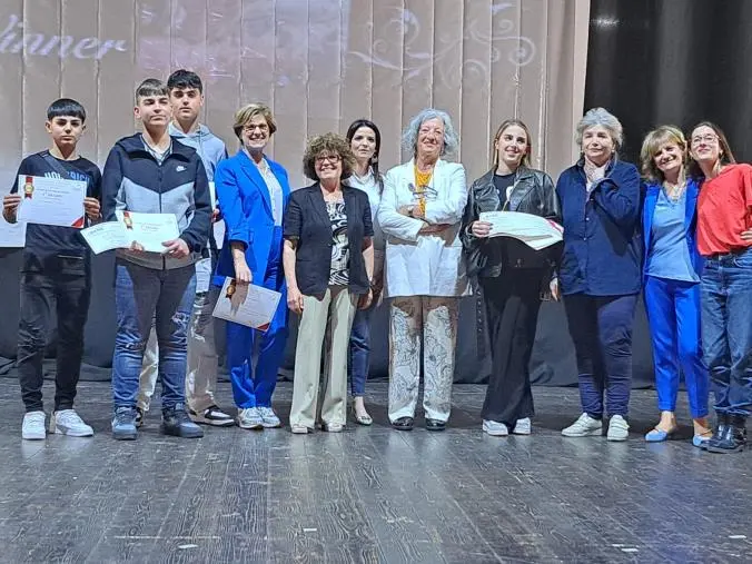 Soverato, ambiente e verde pubblico: dalle scuole 100 lavori e lettera al sindaco per il concorso "Ode alla Madre Terra" della Biblioteca delle Donne images Soverato, ambiente e verde pubblico: dalle scuole 100 lavori e lettera al sindaco per il concorso "Ode alla Madre Terra" della Biblioteca delle Donne