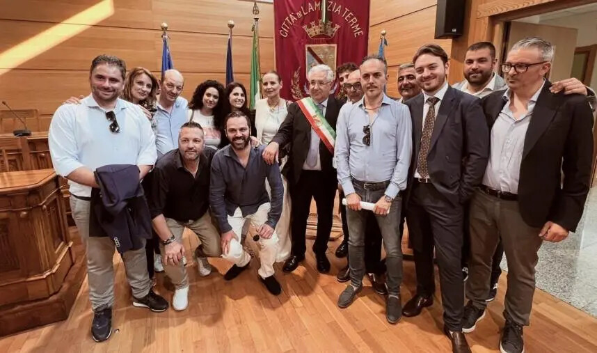 Lamezia, il direttivo provinciale di Fratelli d'Italia pronto a partire al fianco di Murone images Lamezia, il direttivo provinciale di Fratelli d'Italia pronto a partire al fianco di Murone