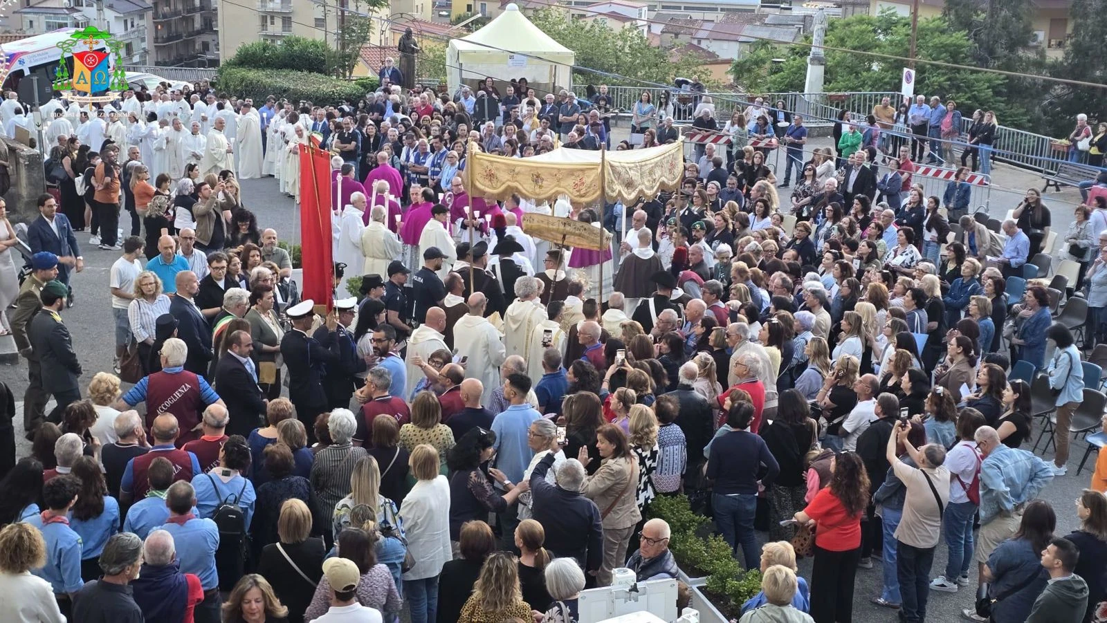 A Lamezia la Santa Messa di mons Parisi per la solennità del Corpus Domini.