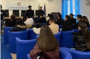 A Crotone  la Polizia di Stato incontra i giovani studenti del Liceo Scientifico