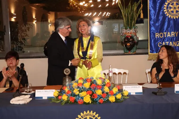 Passaggio di consegne al Rotary Club di Catanzaro: Elena Grimaldi assume la presidenza images Passaggio di consegne al Rotary Club di Catanzaro: Elena Grimaldi assume la presidenza