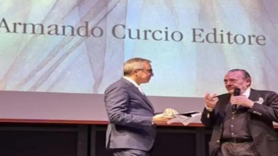 images A Rino Barillari il 'Premio Armando Curcio': riconoscimento alla carriera a “The King of Paparazzi” 