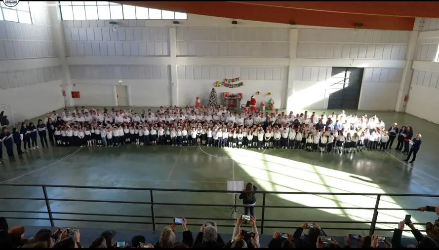 A Corigliano Rossano un concerto di Natale differente: i bambini e i papà cantano insieme images A Corigliano Rossano un concerto di Natale differente: i bambini e i papà cantano insieme