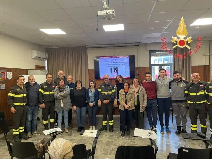 images Catanzaro, primo corso di primo soccorso al Comando dei vigili del fuoco